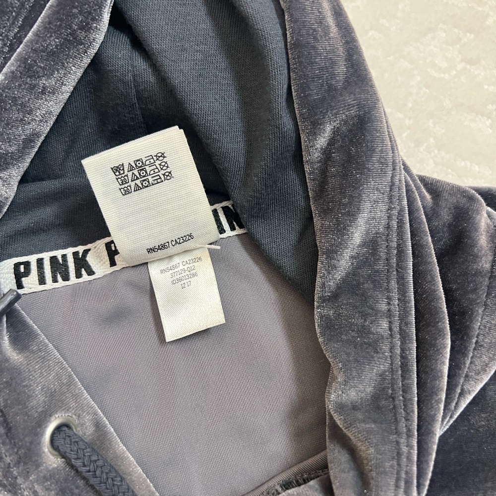 PINK Victoria’s Secret gray velour hoodie with pouch pocket long sleeves M - Picture 7 of 8